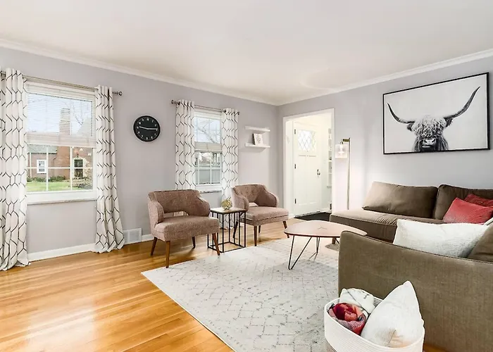 Bexley Family Friendly ★ King Bed ★ Staycation * Columbus