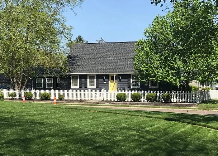 Bexley Family Friendly ★ King Bed ★ Staycation Columbus