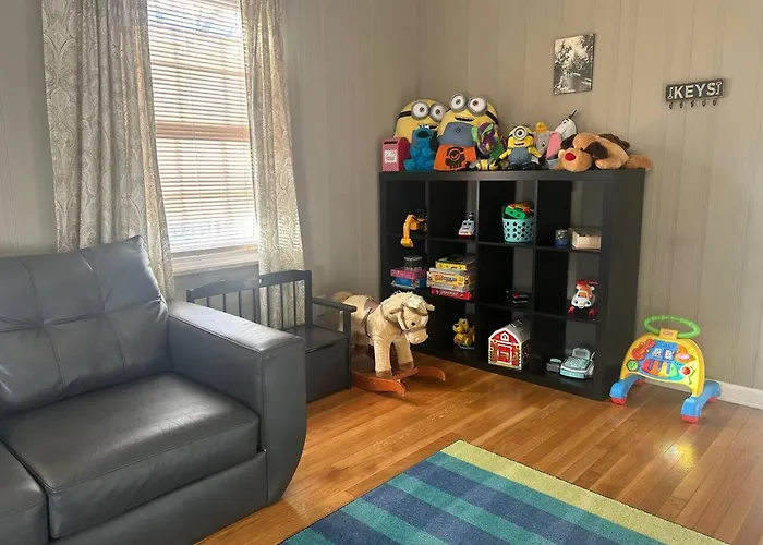 Bexley Family Friendly ★ King Bed ★ Staycation Columbus